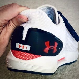 Under armor tennis shoes